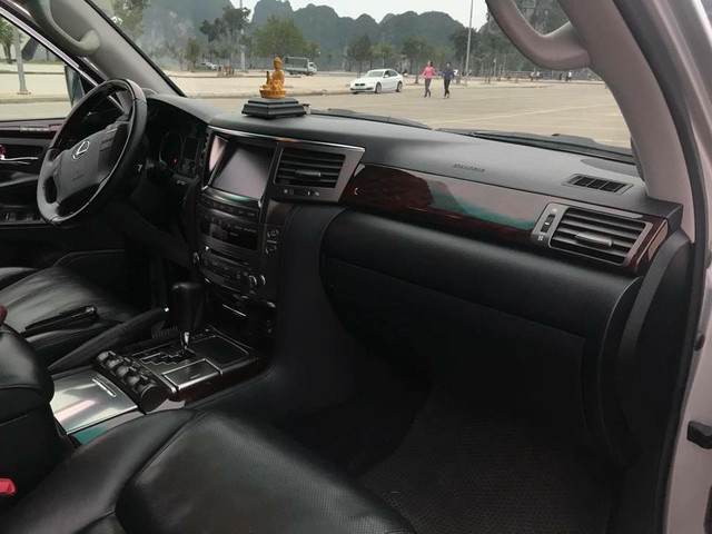 Lexus LX570 biển số lộc phát đi 7 năm vẫn giữ giá hơn 3 tỷ đồng - Ảnh 2.