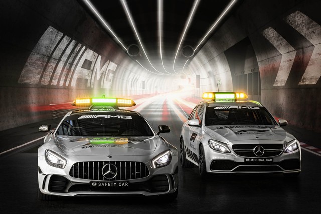 Mercedes-AMG GT R tham gia giải đua trên danh nghĩa... xe hỗ trợ - Ảnh 3.