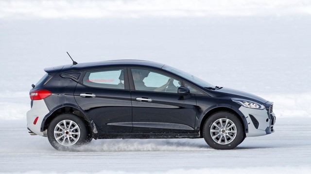 Vừa nâng cấp, Ford EcoSport phiên bản mới đã lộ ảnh chạy thử - Ảnh 3.