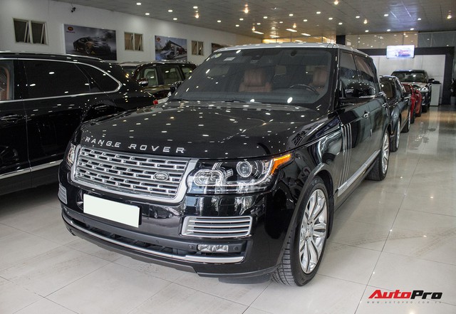 Range Rover Autobiography LWB bản 4 chỗ lăn bánh 18.000km rao bán lại giá 7,2 tỷ - Ảnh 1. Range Rover Autobiography LWB bản 4 chỗ lăn bánh 18.000km rao bán lại giá 7,2 tỷ - Ảnh 1.
