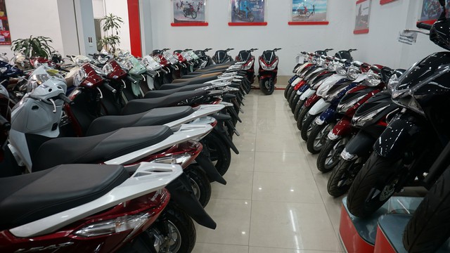 Honda Rebel 300 ngày đầu bán tại Việt Nam: Lạc lõng, không bị thổi giá nhưng khan hàng - Ảnh 1.