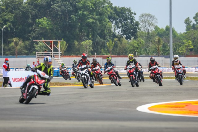 Honda Việt Nam khởi động giải đua mô tô cúp vô địch quốc gia 2018 - Ảnh 1.