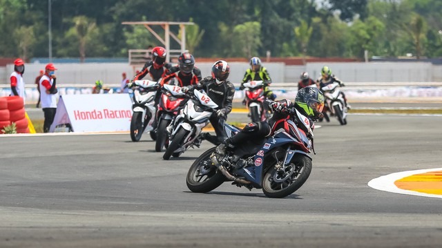Honda Việt Nam khởi động giải đua mô tô cúp vô địch quốc gia 2018