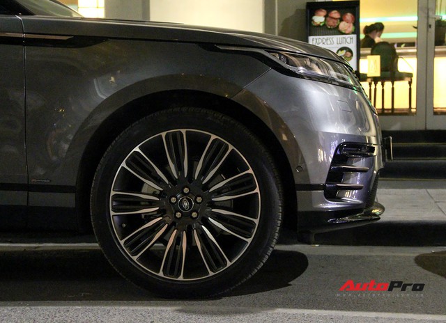 Cặp đôi Range Rover Velar First Edition ra biển trắng tại Hà Nội - Ảnh 8. Cặp đôi Range Rover Velar First Edition ra biển trắng tại Hà Nội - Ảnh 8.