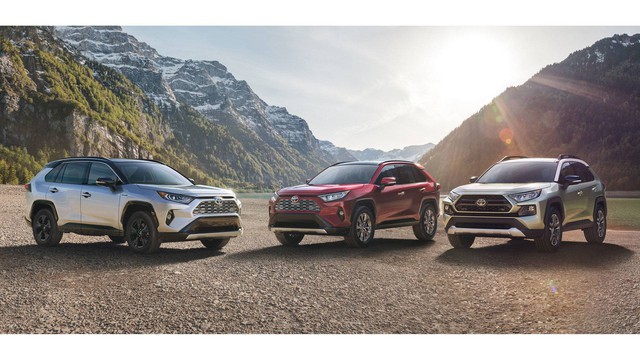 Ra mắt Toyota RAV4 hoàn toàn mới: Đối trọng của Honda CR-V