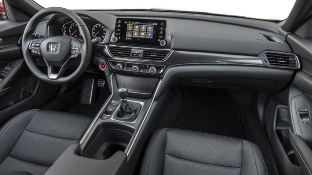 So kè Nissan Altima 2019 với Toyota Camry, Honda Accord - Ảnh 7.
