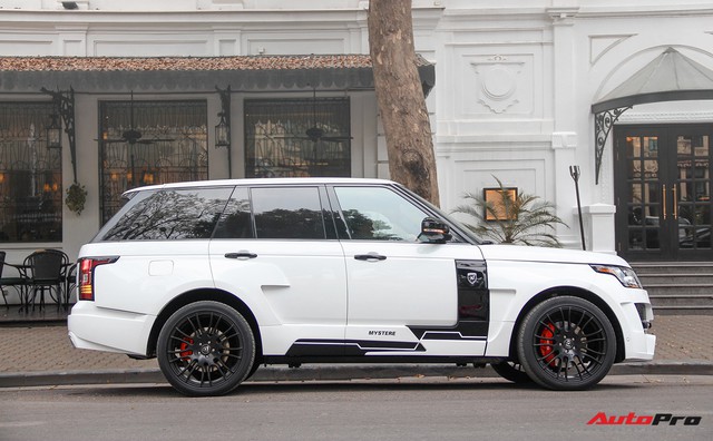 SUV hạng sang Range Rover độ bodykit hầm hố trên phố Hà Nội - Ảnh 3.