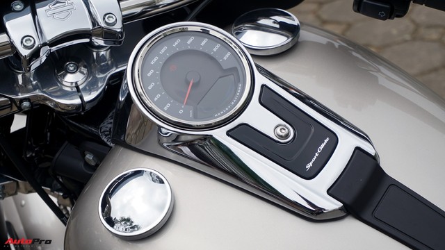 Trải nghiệm Harley-Davidson Sport Glide: Chỉ thiếu 2 bánh để trở thành ô tô - Ảnh 9.