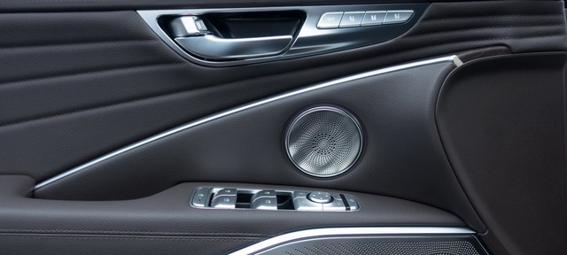 4 điều cần biết về Kia K900 - Đối thủ mới nhất của Mercedes-Benz S-Class - Ảnh 2.