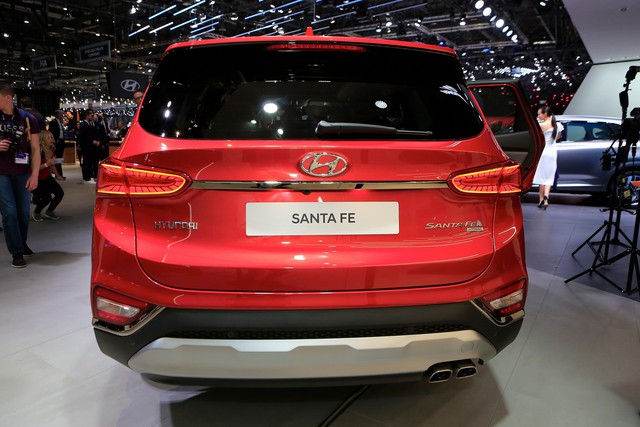 Hyundai Santa Fe 2019 sắp có động cơ hybrid và plug-in hybrid - Ảnh 6.
