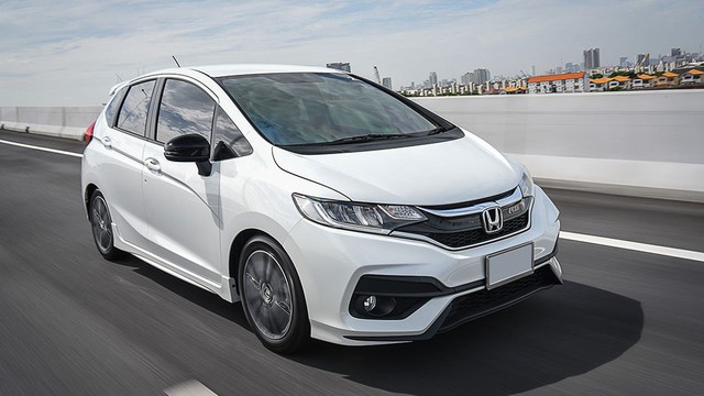 Cùng nhập khẩu và ngang giá, chọn Honda Jazz hay Toyota Yaris?