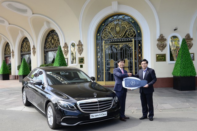 Khách sạn Sài Gòn mạnh tay sắm Mercedes-Benz E200 phục vụ khách hàng - Ảnh 2.