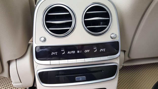 Đi hơn 15.000km, Mercedes-Benz S400 2015 được rao bán lại giá 3,1 tỷ đồng - Ảnh 10. Đi hơn 15.000km, Mercedes-Benz S400 2015 được rao bán lại giá 3,1 tỷ đồng - Ảnh 10.
