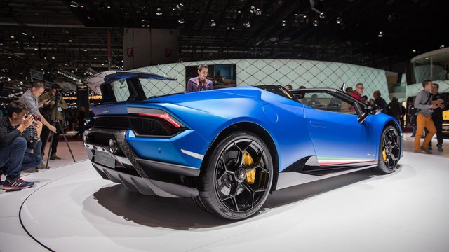 Lamborghini trình làng siêu xe mui trần hiệu suất cao Huracan Performante Spyder - Ảnh 5.
