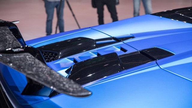 Lamborghini trình làng siêu xe mui trần hiệu suất cao Huracan Performante Spyder - Ảnh 10.
