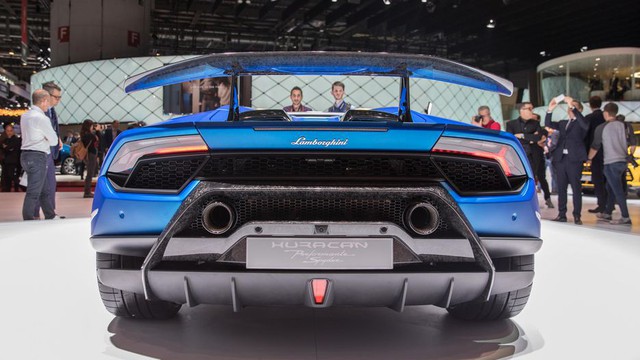 Lamborghini trình làng siêu xe mui trần hiệu suất cao Huracan Performante Spyder - Ảnh 6.