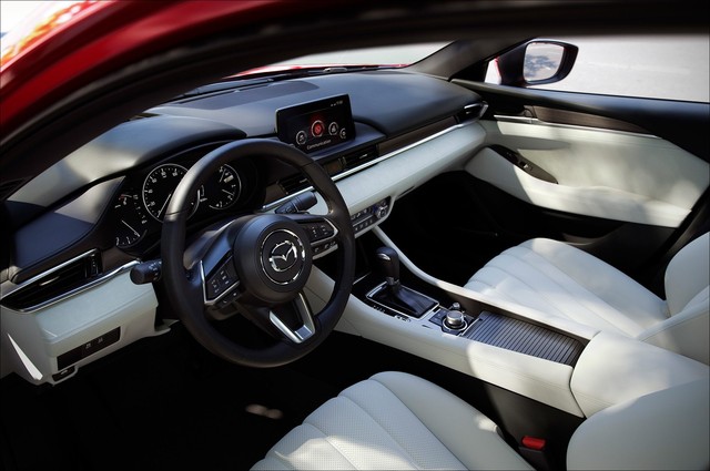 Mazda bổ sung Apple CarPlay và Android Auto cho Mazda6 2018, sau đó đến CX-5 - Ảnh 1.