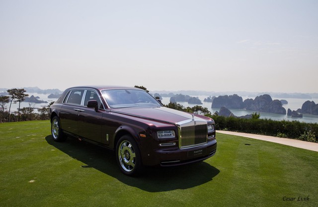 Đại gia Hà Nội tậu Rolls-Royce Phantom chính hãng hơn 50 tỷ đón dâu cho con trai - Ảnh 3.