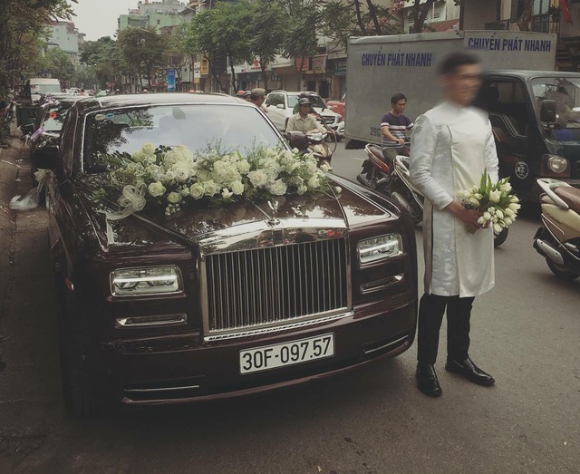 Đại gia Hà Nội tậu Rolls-Royce Phantom chính hãng hơn 50 tỷ đón dâu cho con trai - Ảnh 5.