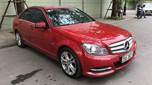 Mercedes-Benz C200 2011 đi 68.000 km bán ngang giá Toyota Corolla Altis 2.0V 2014