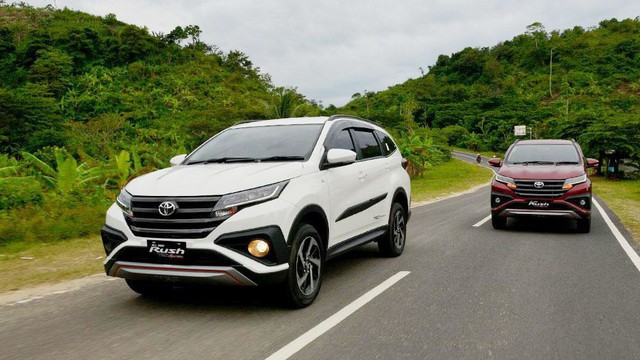 Toyota Rush - “Tiểu” Fortuner chực chờ về Việt Nam - Ảnh 4.