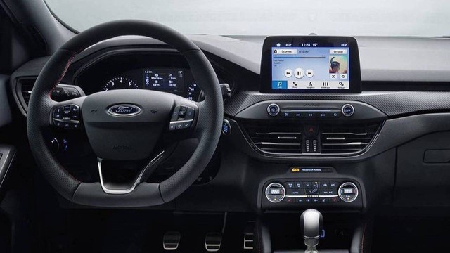So sánh Ford Focus 2018 vs 2019: Đổi mới toàn diện - Ảnh 8. So sánh Ford Focus 2018 vs 2019: Đổi mới toàn diện - Ảnh 8.