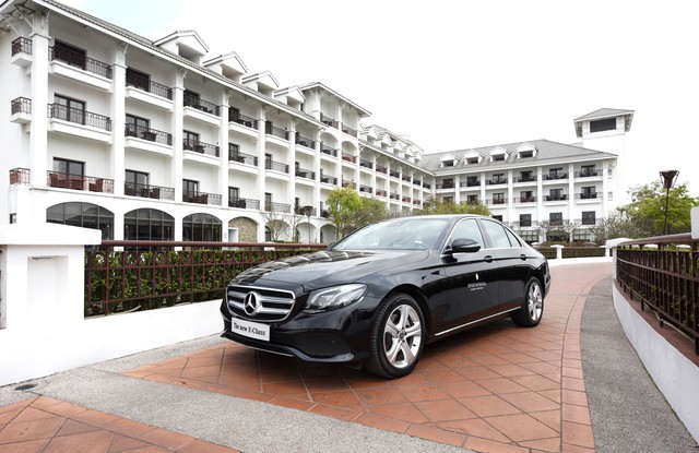Khách sạn Hà Nội sắm cùng lúc 4 xe Mercedes-Benz E200 - Ảnh 2.