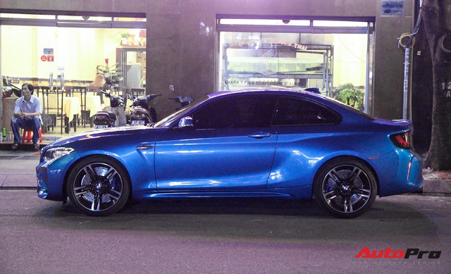 Cường Đô-la cầm lái BMW M2 mới tậu đưa Đàm Thu Trang đi dạo phố, ăn đêm - Ảnh 3. Cường Đô-la cầm lái BMW M2 mới tậu đưa Đàm Thu Trang đi dạo phố, ăn đêm - Ảnh 3.