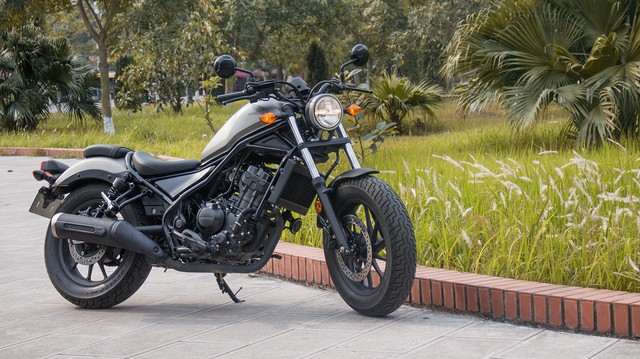 Đánh giá Honda Rebel 300: Xe côn tay đa dụng cho nam giới