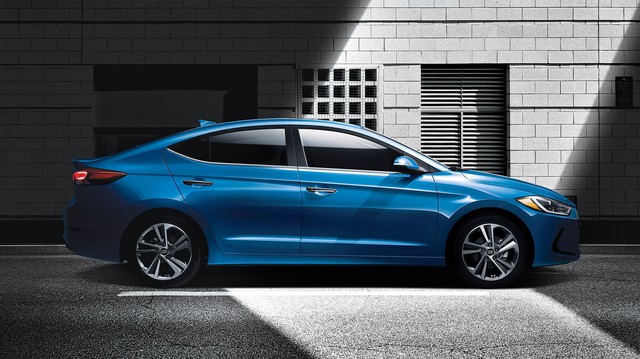 Ưu, nhược điểm của Hyundai Elantra 2018