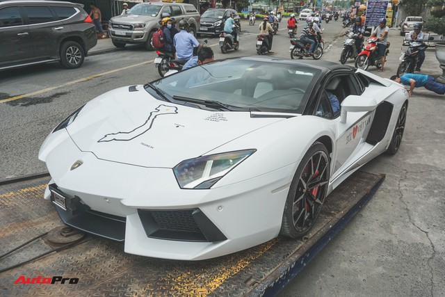 Lamborghini Aventador Roadster bất ngờ xuất hiện tại Sài Gòn - Ảnh 10.
