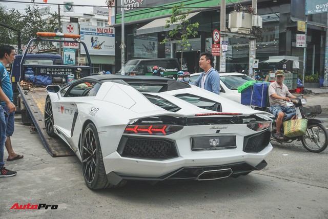 Lamborghini Aventador Roadster bất ngờ xuất hiện tại Sài Gòn - Ảnh 5. Lamborghini Aventador Roadster bất ngờ xuất hiện tại Sài Gòn - Ảnh 5.