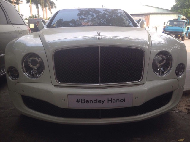 Bentley Mulsanne hơn 35 tỷ đồng mang biển số khủng của đại gia Bình Dương - Ảnh 4.