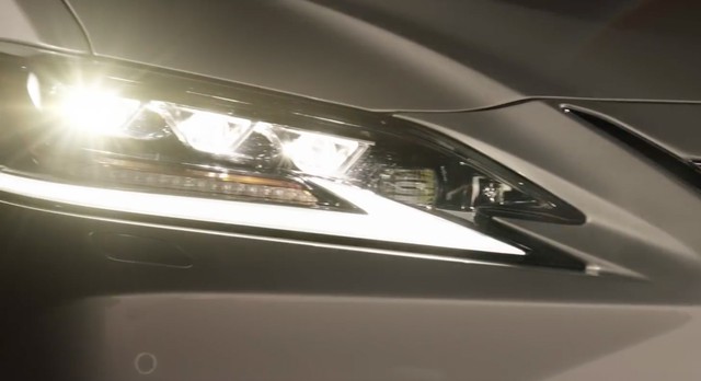Lexus chính thức tung ảnh, video teaser ES 2019 ra mắt tuần tới - Ảnh 1.