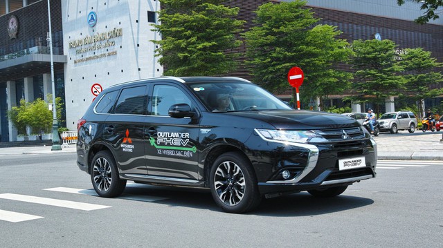 Xe điện bắt đầu lăn bánh thử nghiệm tại Việt Nam
