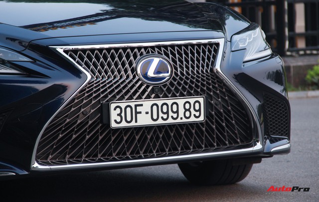 Sedan hạng sang Lexus LS500h 2018 hơn 8,3 tỷ đồng trên phố Hà Nội - Ảnh 12.