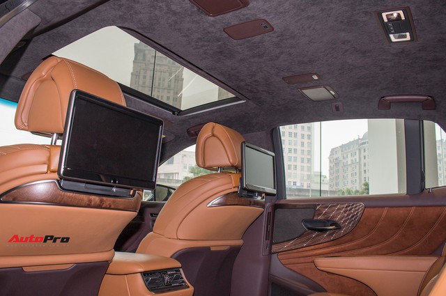 Sedan hạng sang Lexus LS500h 2018 hơn 8,3 tỷ đồng trên phố Hà Nội - Ảnh 14. Sedan hạng sang Lexus LS500h 2018 hơn 8,3 tỷ đồng trên phố Hà Nội - Ảnh 14.