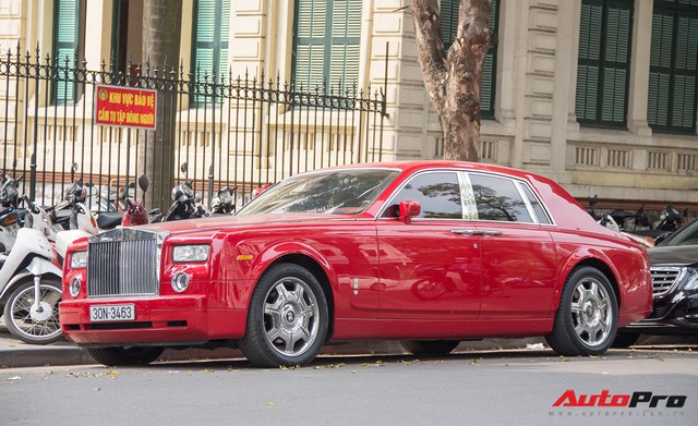 Rolls-Royce Phantom 13 năm tuổi, màu độc nhất vô nhị tái xuất tại Hà Nội - Ảnh 3.