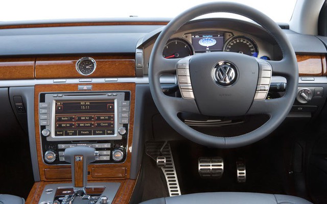 Volkswagen Phaeton: Liệu có đáng mua? - Ảnh 2.