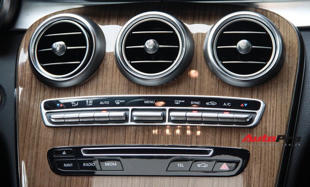 Mercedes-Benz C250 Exclusive 2016 lăn bánh hơn 13.000 km được định giá 1,43 tỷ đồng - Ảnh 17.