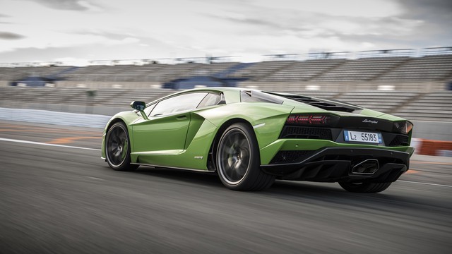 4 điều khiến Lamborghini Aventador S trở nên đặc biệt - Ảnh 3.