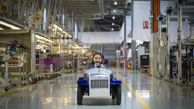 Một năm đáng nhớ của chiếc Rolls-Royce chính hãng nhỏ nhất thế giới - Ảnh 3.
