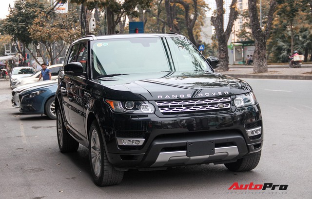 Range Rover Sport 2014 lăn bánh hơn 30.000km có giá 3,35 tỷ đồng tại Hà Nội - Ảnh 1. Range Rover Sport 2014 lăn bánh hơn 30.000km có giá 3,35 tỷ đồng tại Hà Nội - Ảnh 1.