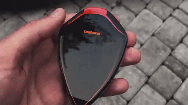 Koenigsegg khoe chìa khoá mới: Chơi được nhạc và giá vẫn bằng một chiếc ô tô