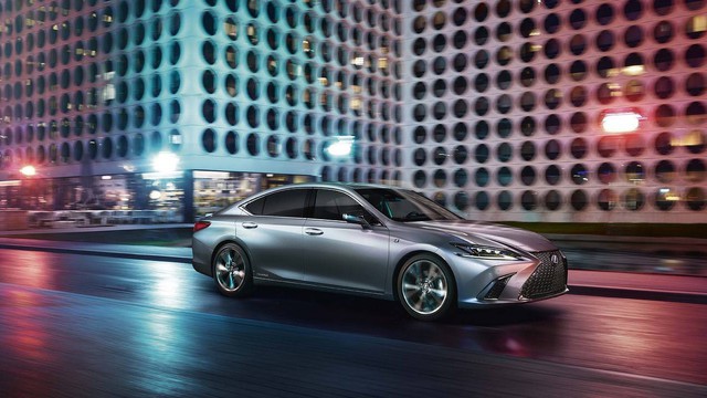 Ra mắt Lexus ES 2019 - Đối trọng mới của Mercedes-Benz E-Class