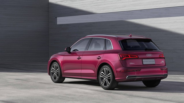 Audi Q5 L ra mắt: SUV sang cho ông chủ ngồi hàng sau - Ảnh 4. Audi Q5 L ra mắt: SUV sang cho ông chủ ngồi hàng sau - Ảnh 4.