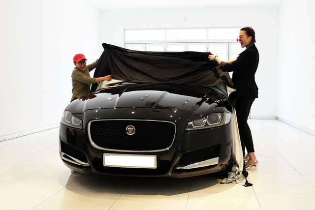 Thiều Bảo Trang, Phương Uyên tậu Jaguar XF hơn 3 tỷ đồng - Ảnh 3.