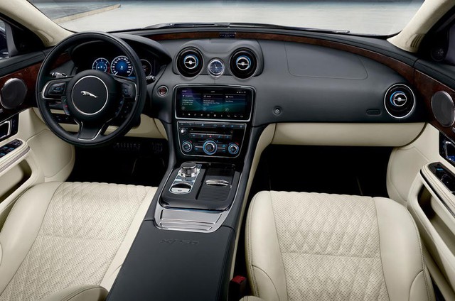Jaguar ra mắt XJ50 chúc mừng sinh nhật chiếc sedan sau nửa thế kỷ tồn tại - Ảnh 2.