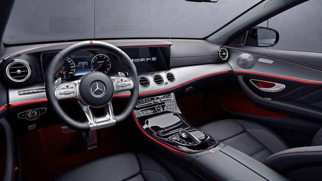 Mercedes-Benz E-Class ra mắt phiên bản mới cho người thích hiệu suất cao - Ảnh 2. Mercedes-Benz E-Class ra mắt phiên bản mới cho người thích hiệu suất cao - Ảnh 2.