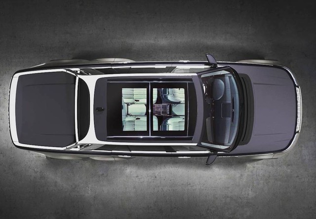 Một chiếc Range Rover bán tải 6 bánh đang chuẩn bị được lắp ráp - Ảnh 2.